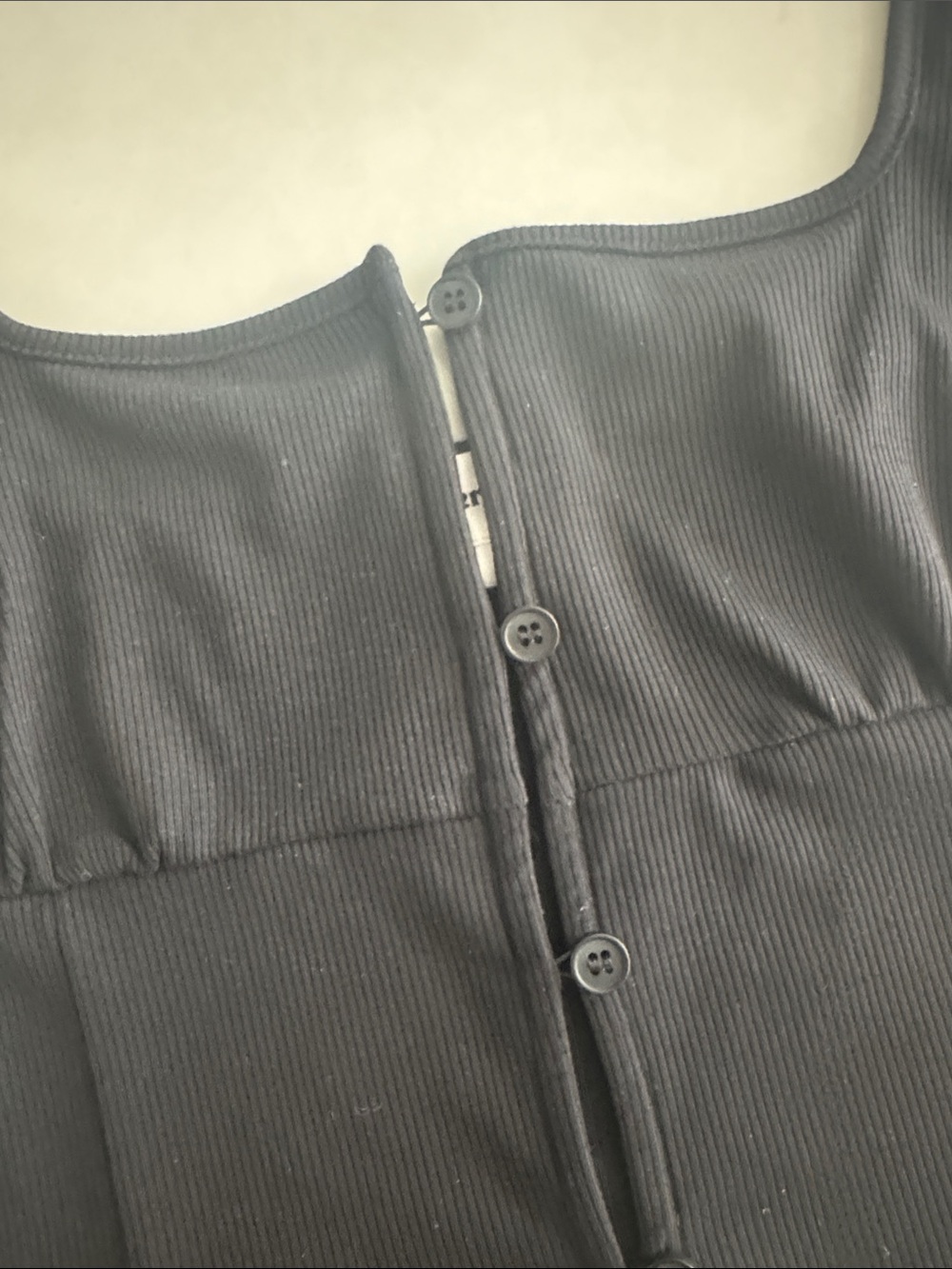 superdown Black Ribbed Button-Front Crop Tank - Picture 2 of 4